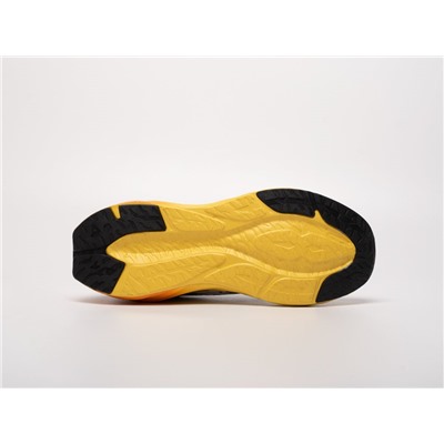 Кроссовки Asics Novablast 3