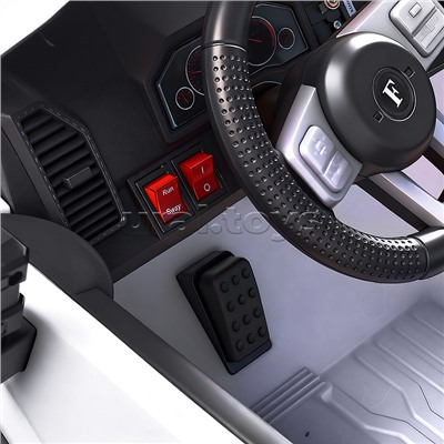 Электромобиль "Мощность скорости" на аккумуляторе, с р/у управлением, в коробке (белый)