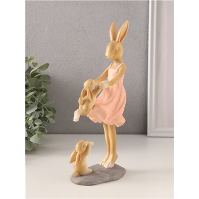 Фигурка полистоун «Зайки. Мама с детьми», 9.5×6×22.5 см