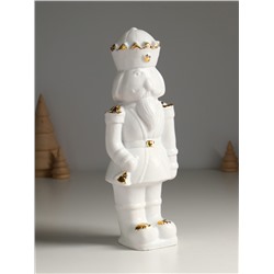 Фигура «Щелкунчик новогодний», 24×10×7.5 см, белый с позолотой