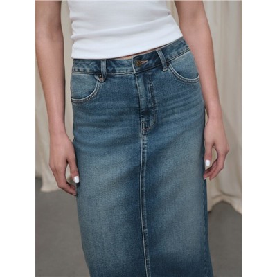 Актуальная коллекция CONTE CON-836 Джинсовая юбка-midi винтажной варки с дополнительной петлёй для к