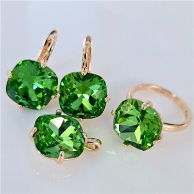 Комплект ювелирной бижутерии коллекция "Дубай" серьги, кулон и кольцо 18 р, покрытие позолота, вставка: искусственный кристалл под Сваровски, цвет: светло-зеленый, арт.314.819-18