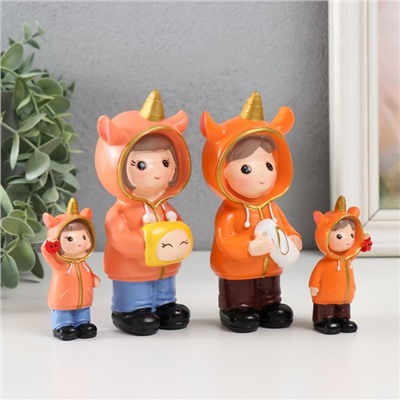 Набор фигурок полистоун «Малыши в толстовках с единорогом», 4 шт., 2.5×2×7 4.5×3.5×12 см