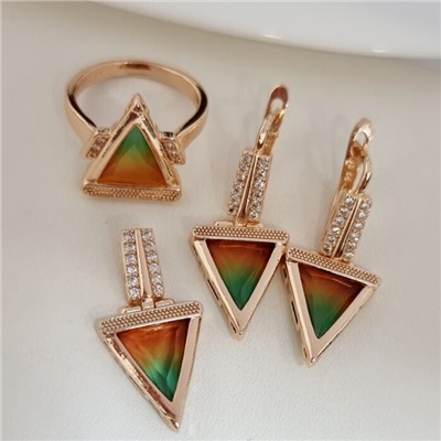 Комплект ювелирной бижутерии коллекция "Дубай" серьги, кулон и кольцо 18 р, покрытие позолота, вставка: фианиты, цвет: зеленый и оранжевый, арт.313.181-18