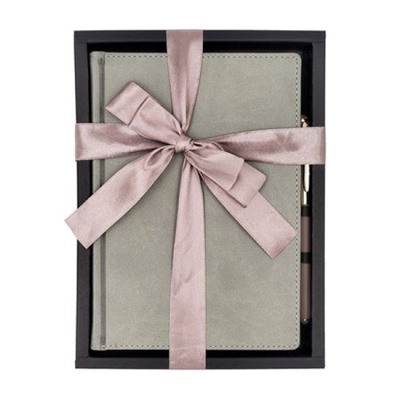 Подарочный набор Ежедневник недатированный А5+ 272 стр. "VELVET" (СВЕТЛО-СЕРЫЙ)+ ручка 3-115/28-2 Bruno Visconti