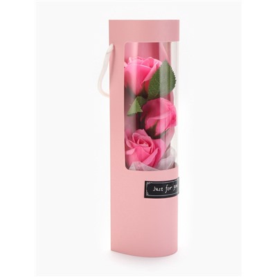 Букет из трех мыльных розовых роз в колбе.