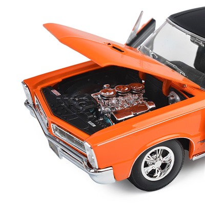 Машинка die-cast  1965 Pontiac GTO, 1:18, оранжевая, открывающиеся двери