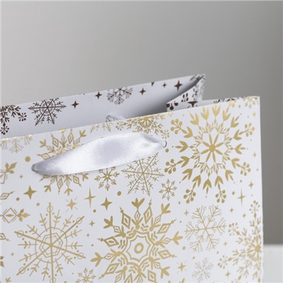 Пакет подарочный новогодний ламинированный квадратный «С Новым годом!», 22×22×11 см