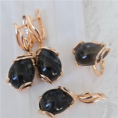 Комплект ювелирной бижутерии коллекция "Дубай" серьги, кулон и кольцо 18 р, покрытие позолота, вставка: искусственный камень серого цвета, Уценка, арт.08.3596-18 (314.802-18)