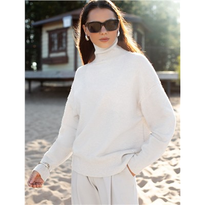 Свободный свитер с высоким воротом из мягкой пряжи с кашемиром