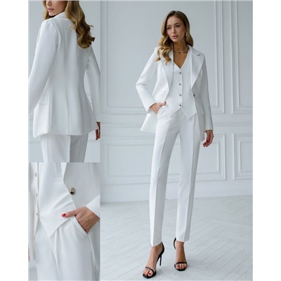 Костюм тройка