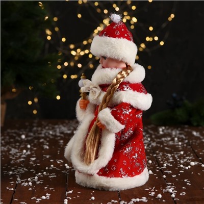 Снегурочка под ёлку «Зимнее волшебство. Пушистой шубке с бантом и фонариком» двигается, 30 см, красный