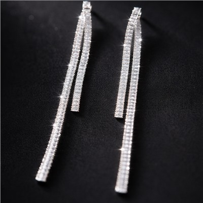 Серьги бижутерия висячие вечерние с камнями, цвет: серебристый и прозрачный, арт.012.054