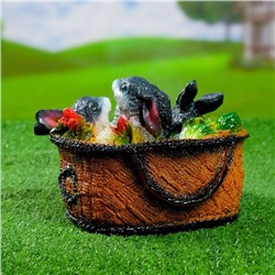 Фигурное кашпо для цветов «Зайцы в лукошке», 20×15×13 см, гипс