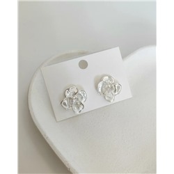 Стильные серьги