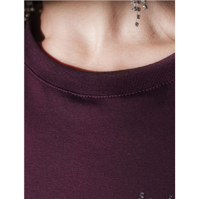 Нарядная футболка с блестящим принтом