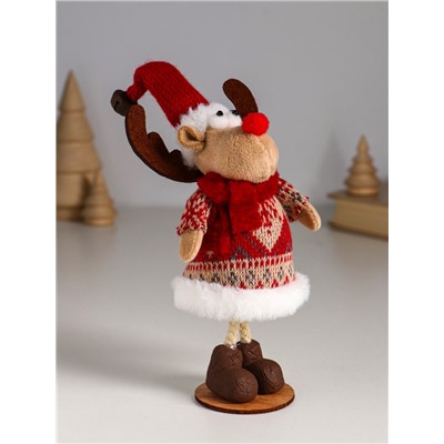 Фигурка «Лосик в вязаной шубе с узорами, в колпаке с колокольчиком», 7×6.5×19 см