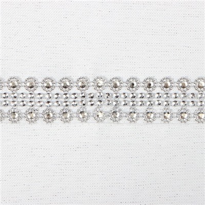 Дорожка на стол Этель со стразами, 50×100 ±5 см, белая, п/э