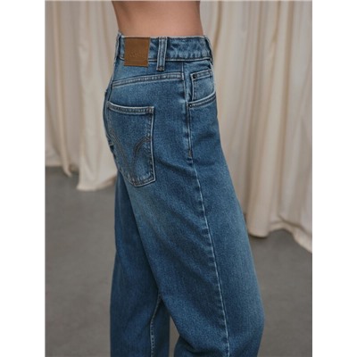 Актуальная коллекция CONTE CON-814 Синие джинсы relaxed mom с эффектом потёртостей