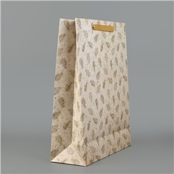 Пакет подарочный новогодний ламинированный «Шишки», тиснение, L 31×40×11.5 см