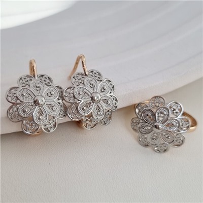 Комплект ювелирная бижутерия коллекция "Дубай" в виде цветов серьги и кольцо 18 р, покрытие: позолота и вставка из посеребрения, арт.213.814-18