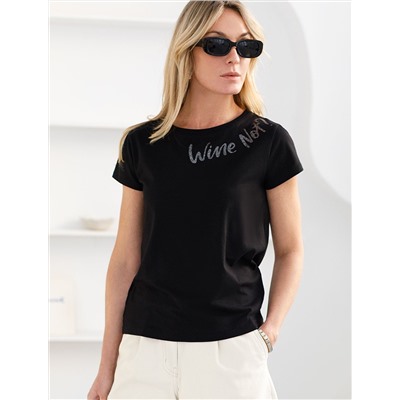 Нарядная футболка с блестящим принтом