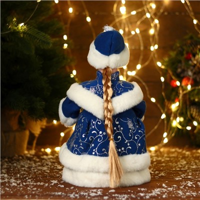 Снегурочка под ёлку «Зимнее волшебство. В синей шубке с сердечком» двигается, 30 см