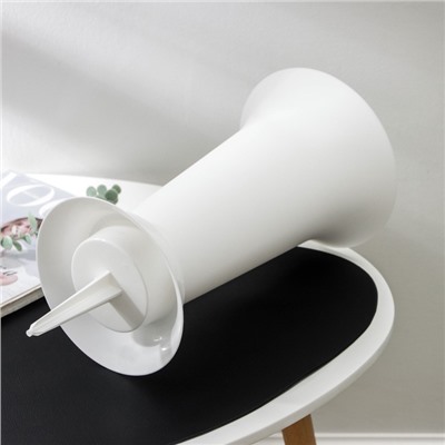 Ваза для цветов под срезку, 2.8, с колышком, пластик, белая