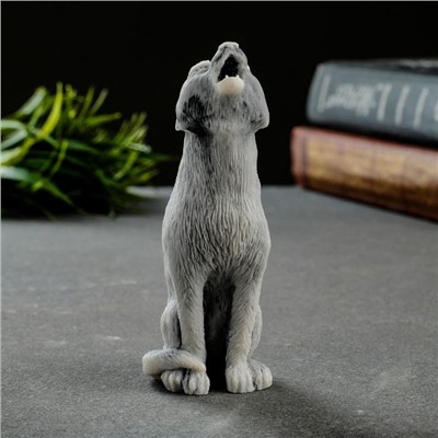 Фигурка «Волк сидящий, воет», 10.2 см