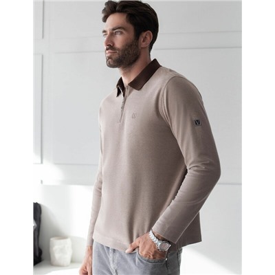 Лонгслив из мягкого фактурного трикотажа с плетеным воротником поло на молнии