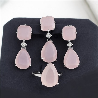 Комплект ювелирной бижутерии коллекция "Дубай" серьги, кулон и кольцо 19 р, покрытие посеребрение, вставка: стекло, цвет: розовый матовый, арт.414.181-19