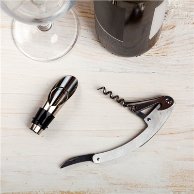 Штопор и аэратор для бутылки вина «Настоящему мужчине».