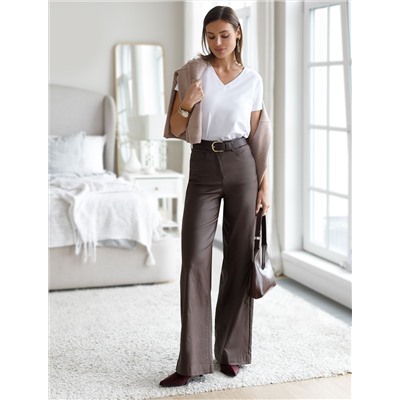 Футболка из премиального хлопка с V-образным вырезом