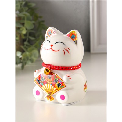 Копилка для денег «Кот Манэки-нэко с веером», керамика, 7.8×7.5×12.5 см