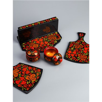 УЦЕНКА Набор «Земляничка», 6 предметов: 2 доски, 3 банки, подставка, хохлома