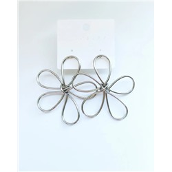 Стильные серьги