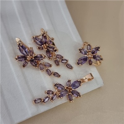 Комплект ювелирной бижутерии коллекция "Дубай" серьги, кулон и кольцо 17 р, покрытие позолота, вставка: фианиты, цвет: фиолетовый, арт.414.363-17