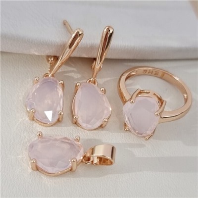 Комплект ювелирной бижутерии коллекция "Дубай" серьги, кулон и кольцо 19 р, покрытие позолота, вставка: стекло, цвет: розовый, арт.414.323-19