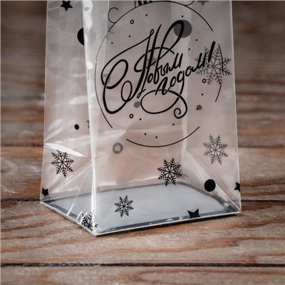 Пакет подарочный новогодний с жёстким дном, прозрачный со снежинками, 6×8×23 см