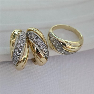 Комплект ювелирной бижутерии Итальянское золото (покрытие желтое 14к), серьги и кольцо 19 р, вставка: фианиты, цвет: прозрачный, арт.216.431-19