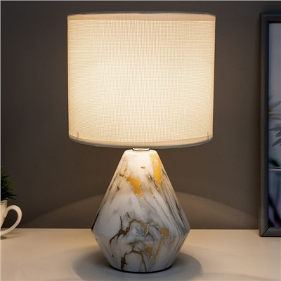 Лампа настольная «Ильмрамор» 1хЕ14 40 Вт бежевый 17.5×17.5×30.5 см RISALUX