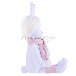 Зайка Зефирка, в шарфике и гетрах, 25см