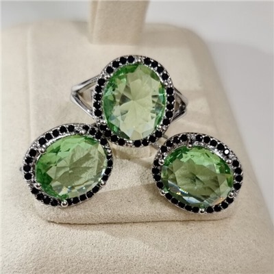 Комплект ювелирной бижутерии коллекция "Дубай" серьги и кольцо 18 р покрытие посеребрение, вставка: стекло и цирконы, цвет: светло-зеленый и черный, арт.215.608-18