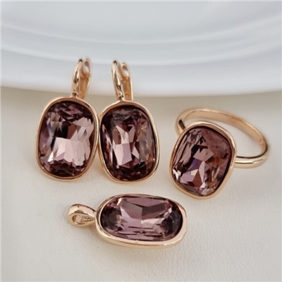 Комплект ювелирной бижутерии коллекция "Дубай" серьги, кулон и кольцо 20 р, покрытие позолота, вставка: искусственный кристалл, цвет: сиреневый, арт.314.858-20