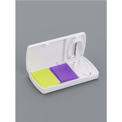 Таблетница 2секц 9,5*5см с таблеторезкой бел/жёлт/фиолет пакет  ОТ