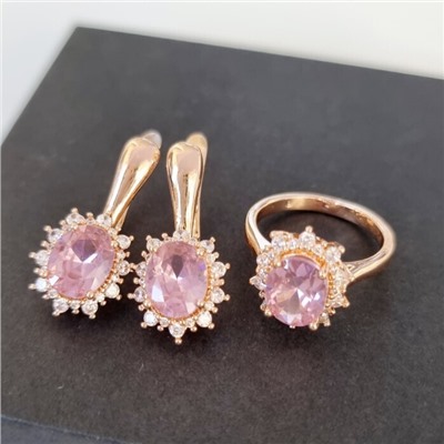 Комплект ювелирная бижутерия коллекция  "Дубай" серьги и кольцо 17 р, покрытие: позолота, вставка: фианиты, цвет: розовый и прозрачный, арт.213.996-17