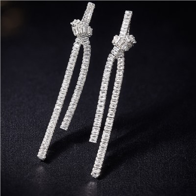 Серьги бижутерия висячие вечерние с камнями, цвет: серебристый и прозрачный, арт.012.061