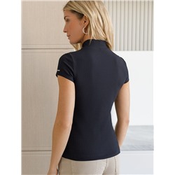 Футболка из фактурного трикотажа в рубчик