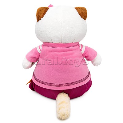 Кошечка Ли-Ли в костюме в стиле спорт-шик