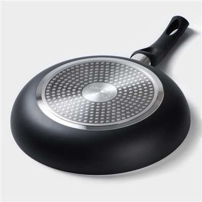 Сковорода Доляна Basic, d=26 см, пластиковая ручка, антипригарное покрытие, индукция, чёрная